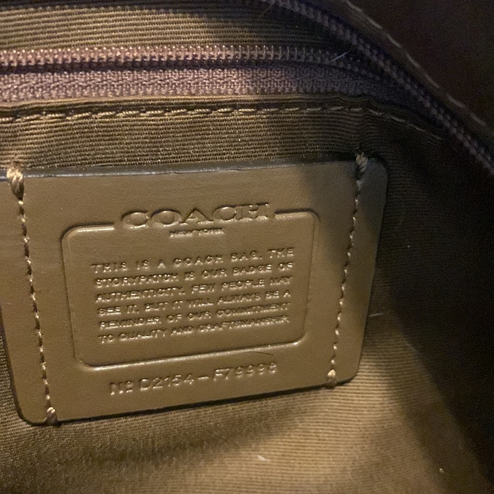 Coach - Picture 4 of 7